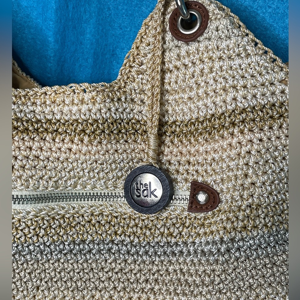 👜 The Sak Ombré Hobo Crochet Shoulder Bag. Ivory, Beige and Gray Stripes. 👜 - Picture 11 of 15